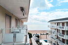 Balkon mit seitlicher Meersicht
